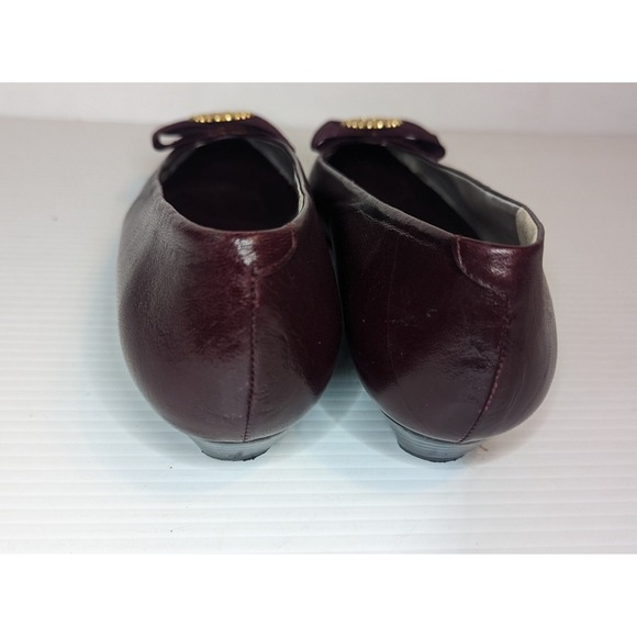 Woodward Collections Women's 10 M Burgundy Leather Flats With Brass Color Emblem - Picture 4 of 6